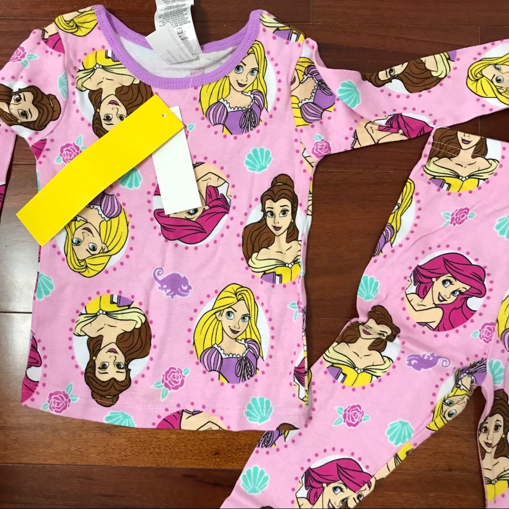 Disney Princess Pajama Set - Picture 4 of 6